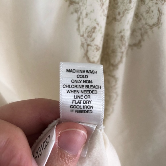 Ann Taylor Petite Sleeveless Blouse - Picture 4 of 7